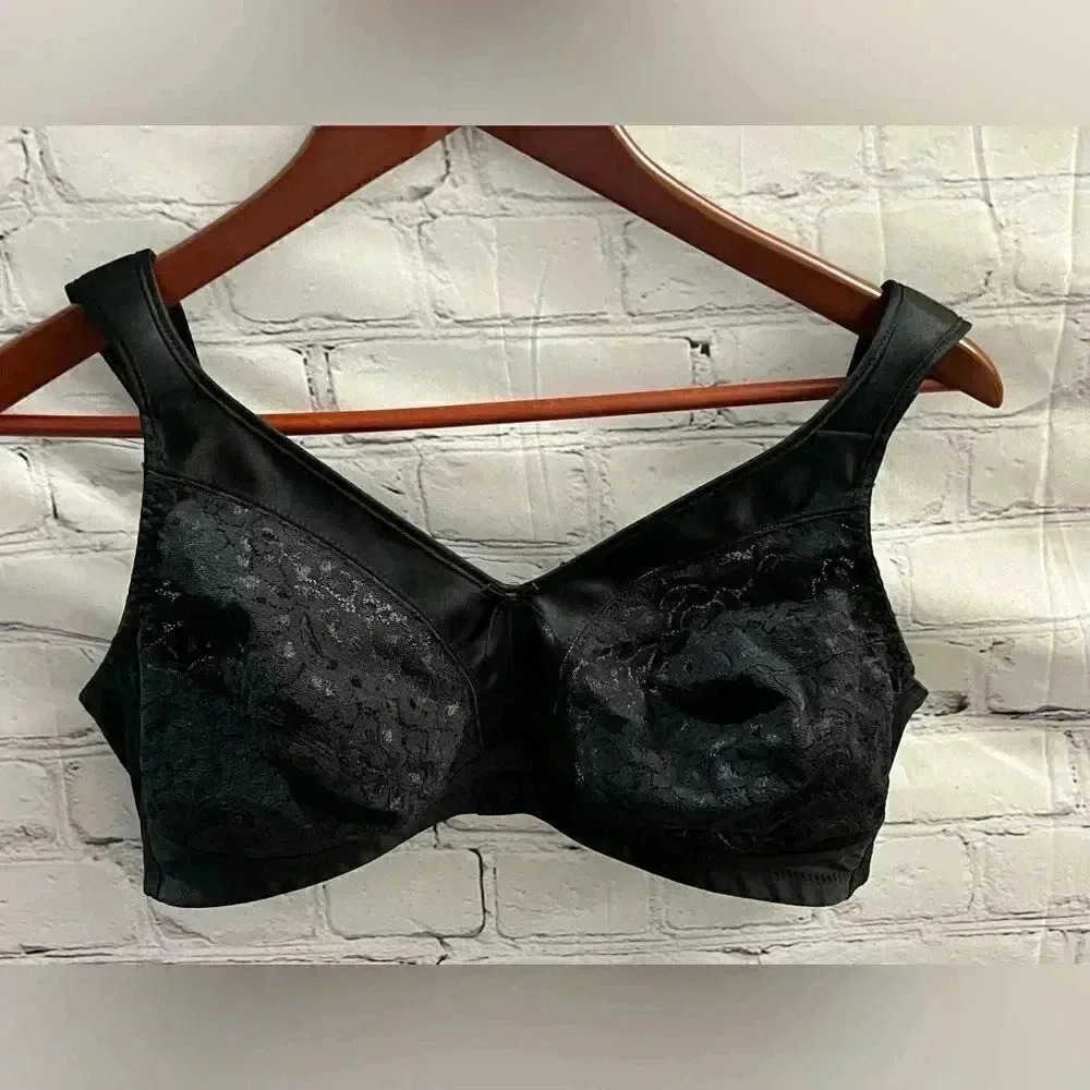 Vintage Playtex 18 hour black bra size 40C